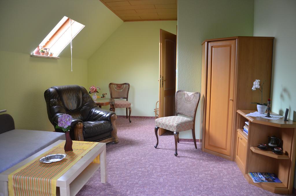 Ferienwohnung "Lindenblick" Gablenz Δωμάτιο φωτογραφία